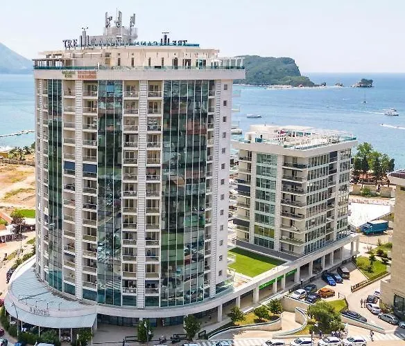 Apartment With 2 Rooms In Tre Canne Hotel